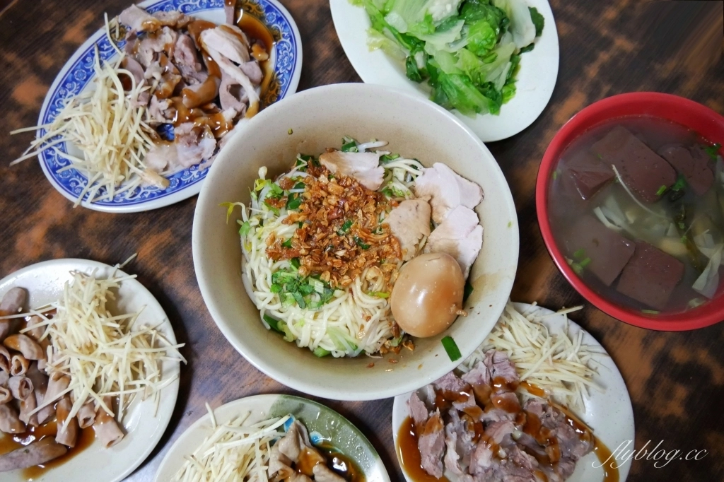 台中西區｜水源地玉里麵．台中也有好吃的玉里麵，用餐時間總是滿滿的人潮 @飛天璇的口袋