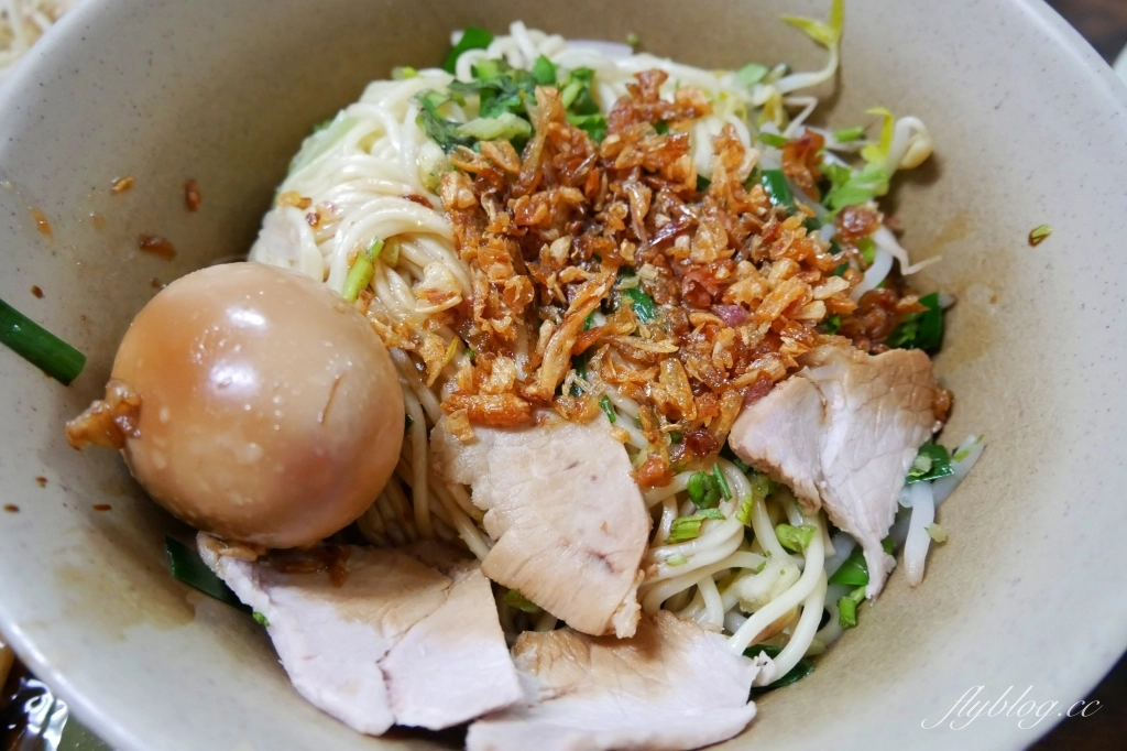 台中西區｜水源地玉里麵．台中也有好吃的玉里麵，用餐時間總是滿滿的人潮 @飛天璇的口袋