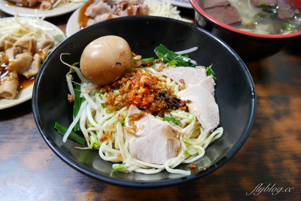 台中西區｜水源地玉里麵．台中也有好吃的玉里麵，用餐時間總是滿滿的人潮 @飛天璇的口袋