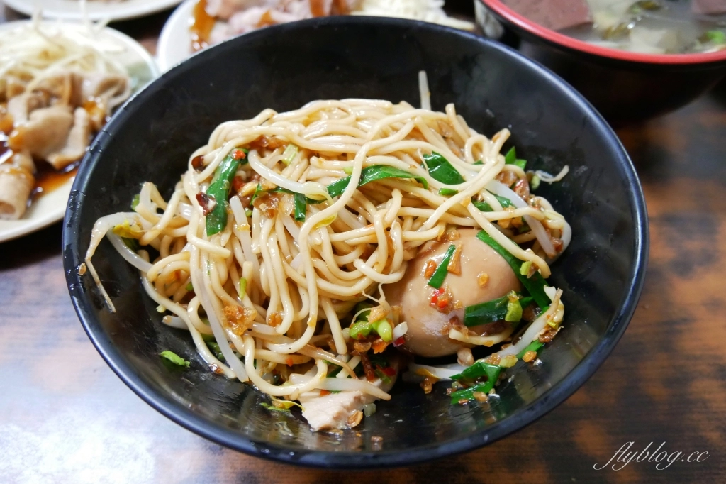 台中西區｜水源地玉里麵．台中也有好吃的玉里麵，用餐時間總是滿滿的人潮 @飛天璇的口袋