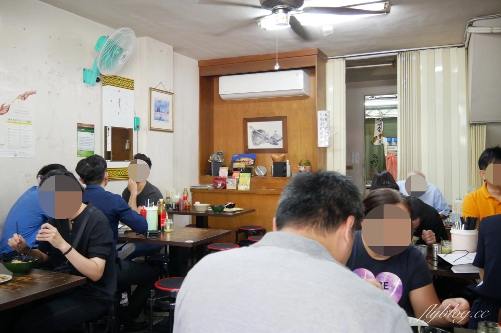 台中西區｜水源地玉里麵．台中也有好吃的玉里麵，用餐時間總是滿滿的人潮 @飛天璇的口袋