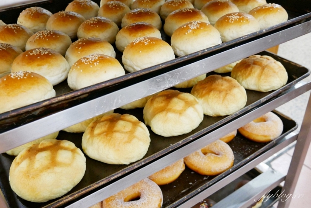 台中南區｜洪瑞珍餅店．紅到國外去的洪瑞珍三明治，台中必買伴手禮推薦 @飛天璇的口袋