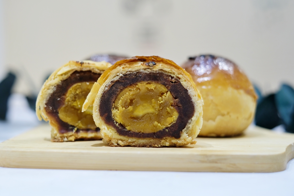 菲傭蛋黃酥｜一開放預購就完售的蛋黃酥，被麵包店耽誤的隱藏版蛋黃酥 @飛天璇的口袋