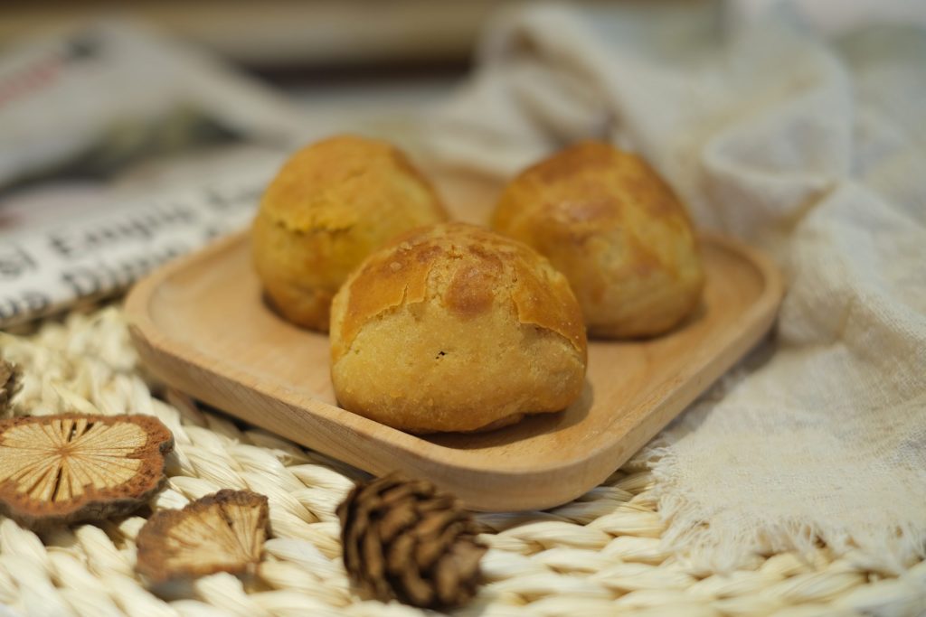 台南南區｜小丞事麵包烘焙坊．一期一會的菠蘿蛋黃酥，每天開賣三小時內完售 @飛天璇的口袋