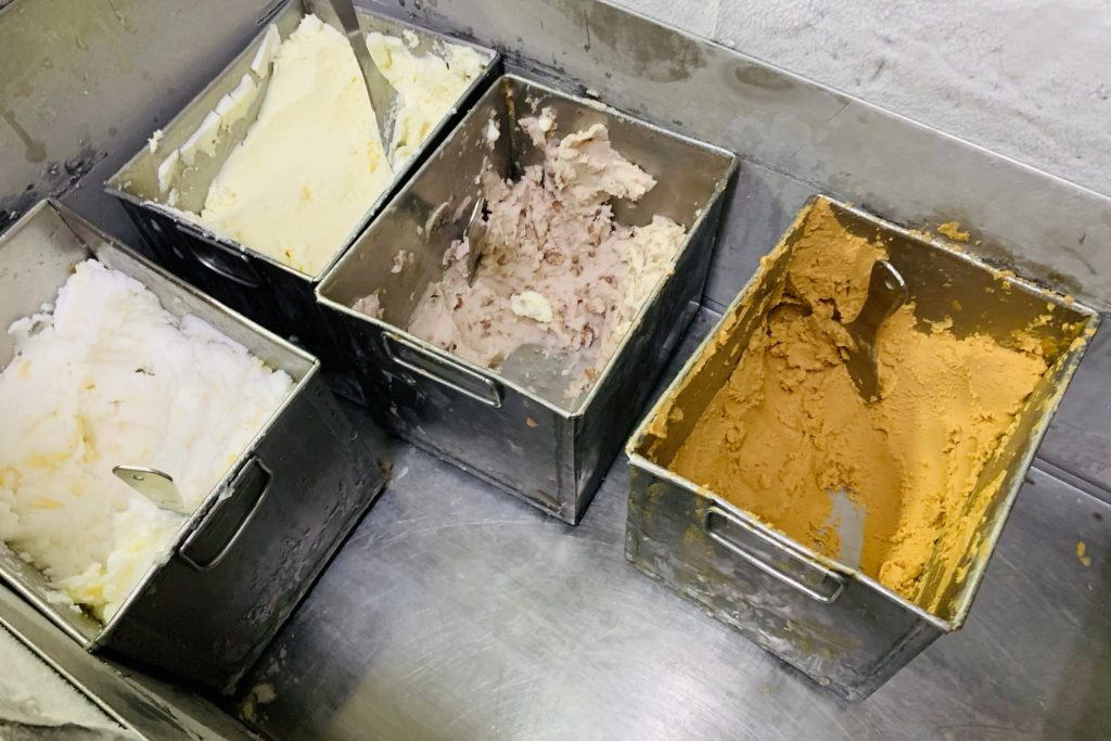 宜蘭美食｜黑秀冰店，用秤重的泡泡吃過嗎？大推花生冰超級濃郁好吃 @飛天璇的口袋