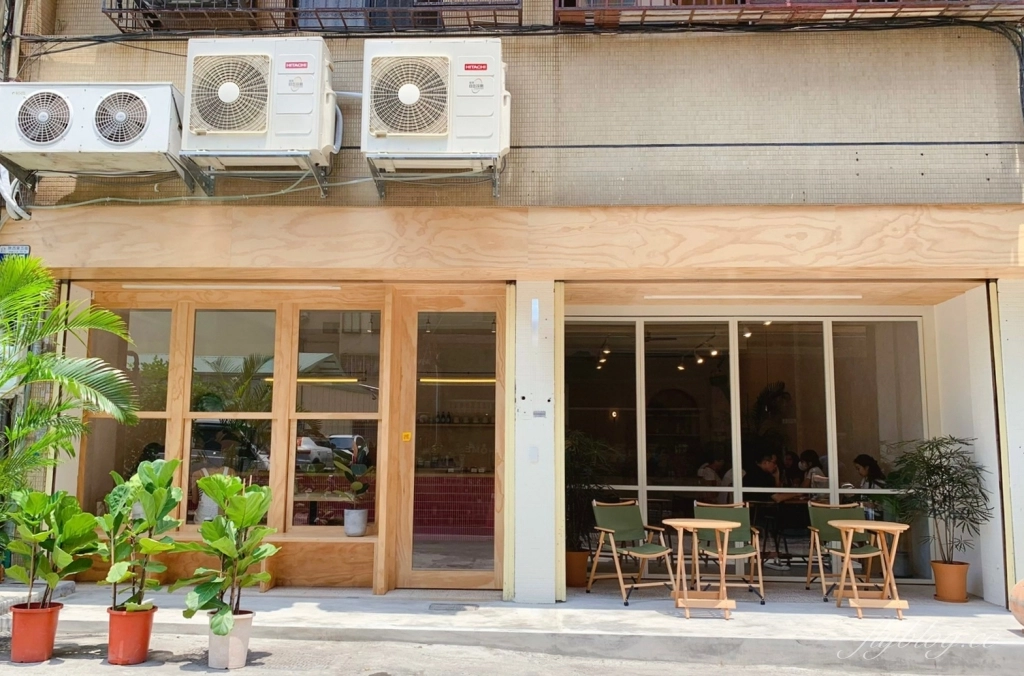 台中北區｜This guy 這傢伙，台中人氣澳式早午餐店搬家了，一定要推薦我個人最愛的髒髒肉桂捲 @飛天璇的口袋