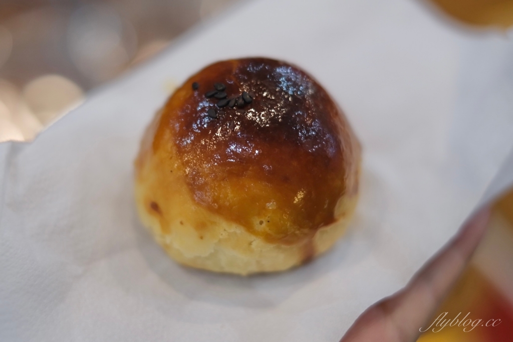 菲傭蛋黃酥|一開放預購就完售的蛋黃酥,被麵包店耽誤的隱藏版蛋黃酥 @飛天璇的口袋 菲傭蛋黃酥|一開放預購就完售的蛋黃酥,被麵包店耽誤的隱藏版蛋黃酥 @飛天璇的口袋