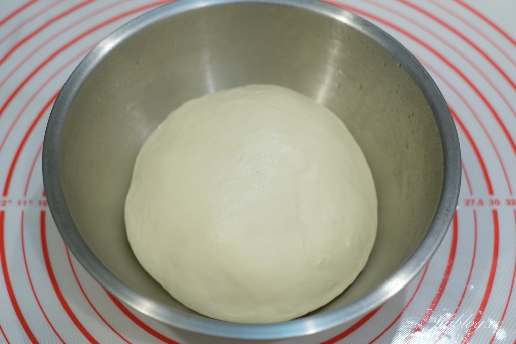 麵包食譜｜生吐司做法｜使用直接法做生吐司食譜，香甜美味又牽絲的口感(攪拌機) @飛天璇的口袋