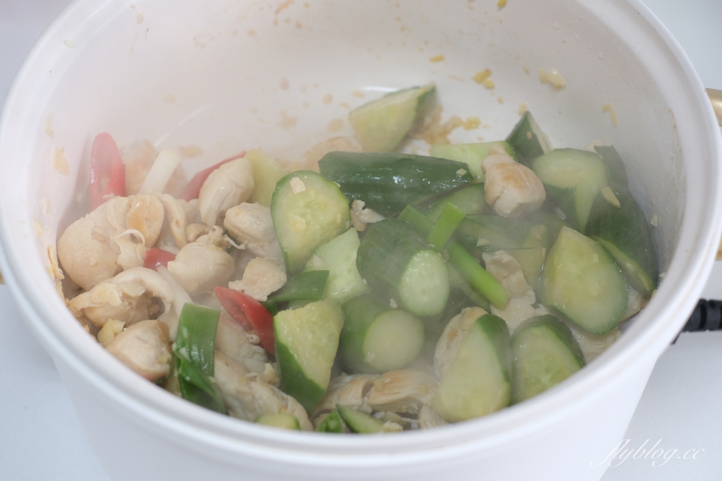 辣子雞丁做法｜好吃下飯的川菜辣子雞丁食譜，使用偷吃步的醬料包更省事 @飛天璇的口袋