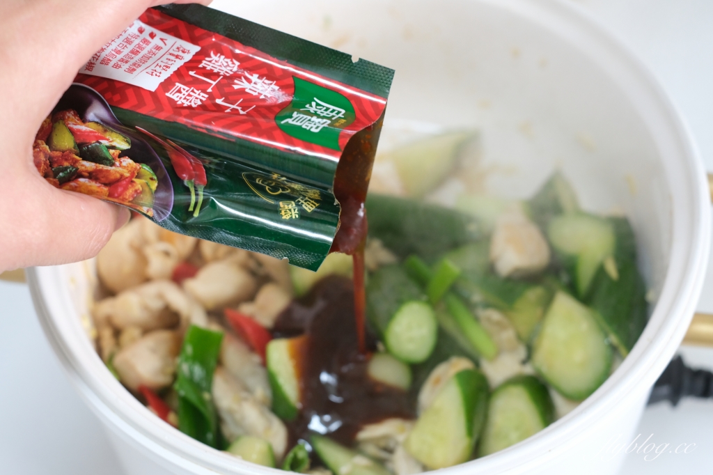 辣子雞丁做法｜好吃下飯的川菜辣子雞丁食譜，使用偷吃步的醬料包更省事 @飛天璇的口袋