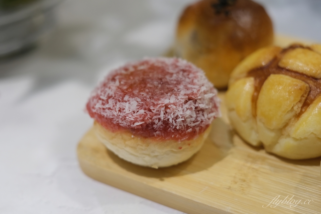 菲傭蛋黃酥｜一開放預購就完售的蛋黃酥，被麵包店耽誤的隱藏版蛋黃酥 @飛天璇的口袋