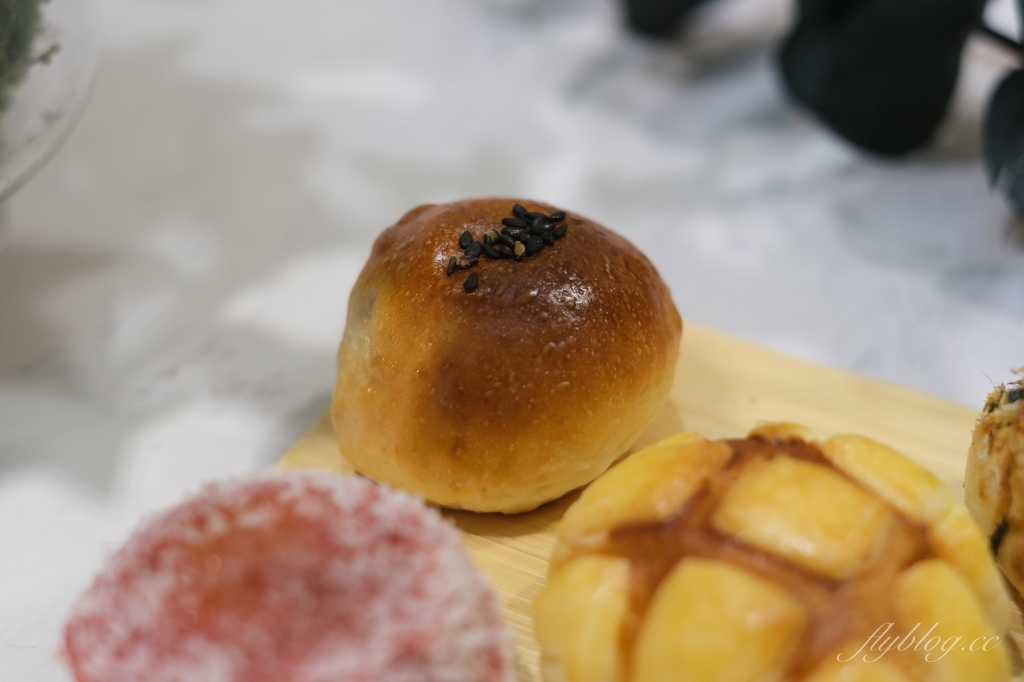 菲傭蛋黃酥|一開放預購就完售的蛋黃酥,被麵包店耽誤的隱藏版蛋黃酥 @飛天璇的口袋 菲傭蛋黃酥|一開放預購就完售的蛋黃酥,被麵包店耽誤的隱藏版蛋黃酥 @飛天璇的口袋