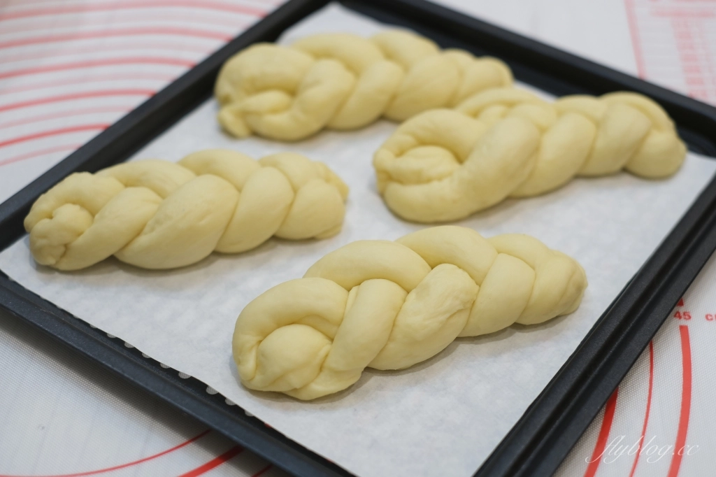 麵包食譜｜蔥麵包做法，經典不敗的台式麵包，麻花蔥麵包和圓圓蔥麵包 @飛天璇的口袋