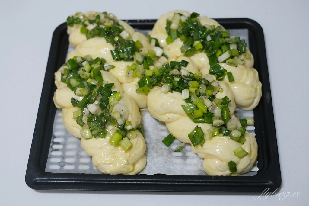 麵包食譜｜蔥麵包做法，經典不敗的台式麵包，麻花蔥麵包和圓圓蔥麵包 @飛天璇的口袋