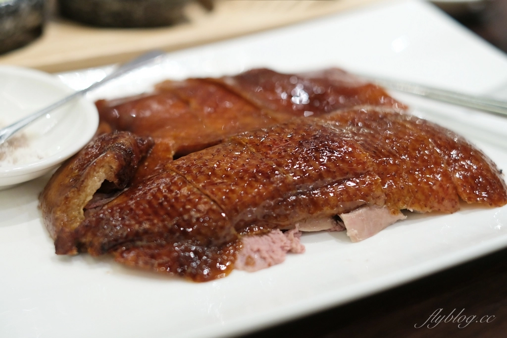 烤鴨控請收藏！精選10家「2025台中烤鴨餐廳」，一鴨3吃多變合菜料理 @飛天璇的口袋