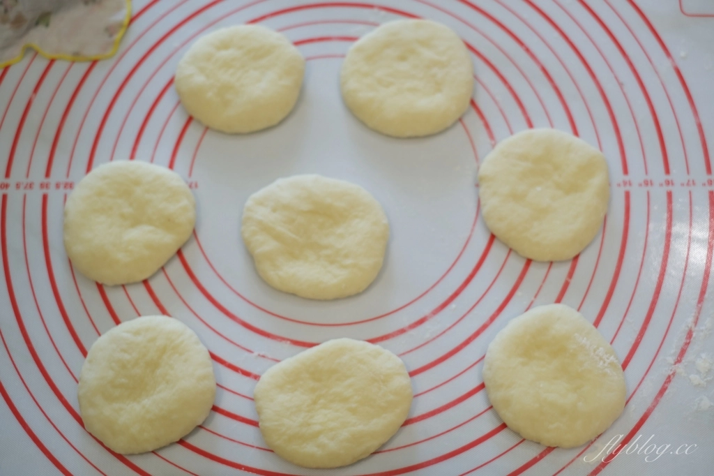 麵包食譜｜蔥麵包做法，經典不敗的台式麵包，麻花蔥麵包和圓圓蔥麵包 @飛天璇的口袋