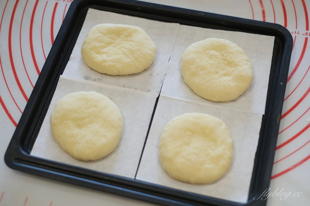 麵包食譜｜蔥麵包做法，經典不敗的台式麵包，麻花蔥麵包和圓圓蔥麵包 @飛天璇的口袋