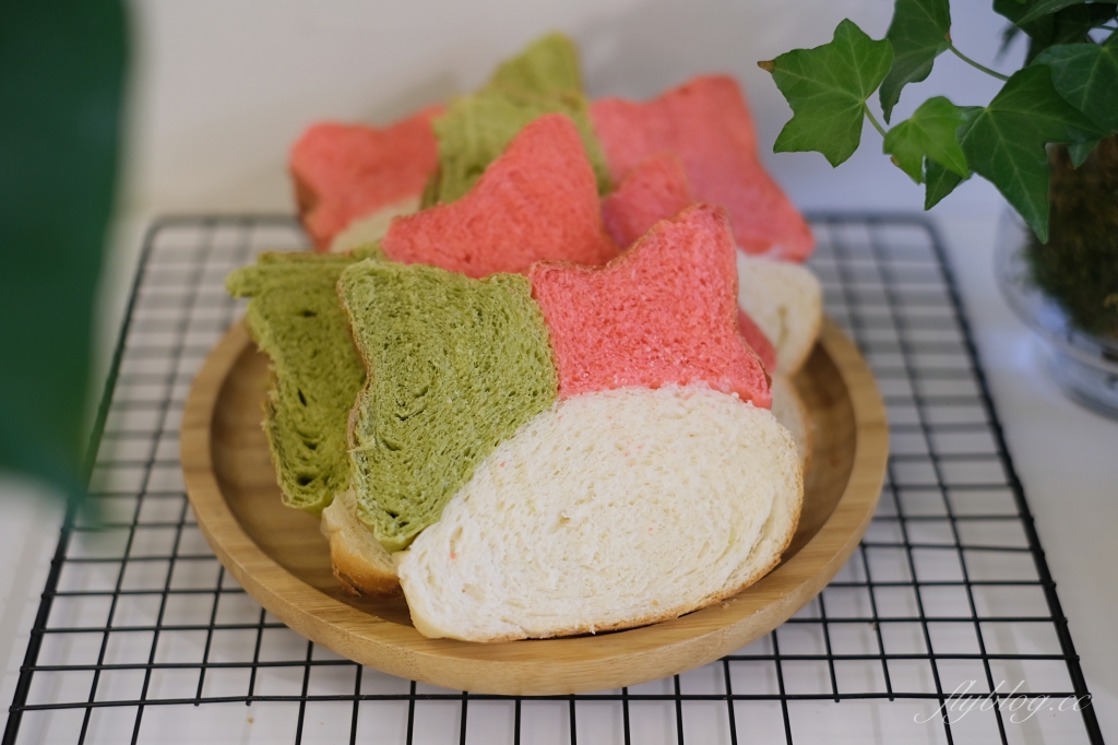 吐司食譜｜貓咪吐司的做法｜萌萌噠貓咪生吐司，三能貓咪吐司盒食譜 @飛天璇的口袋