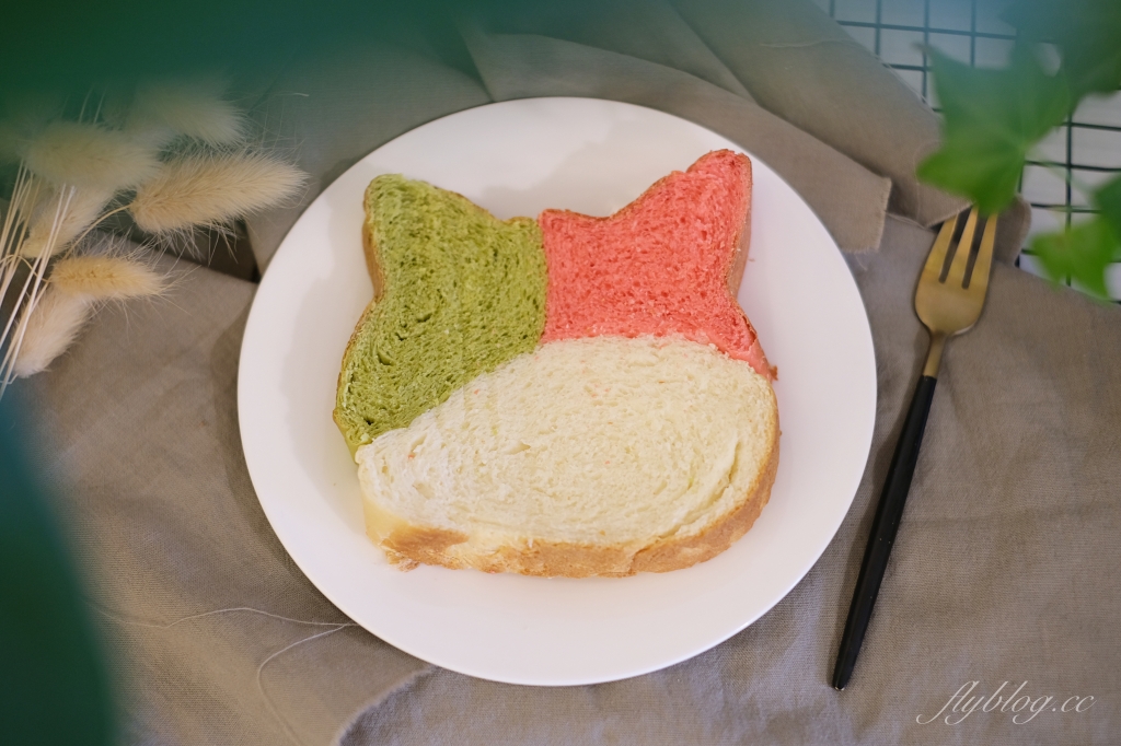 吐司食譜｜貓咪吐司的做法｜萌萌噠貓咪生吐司，三能貓咪吐司盒食譜 @飛天璇的口袋