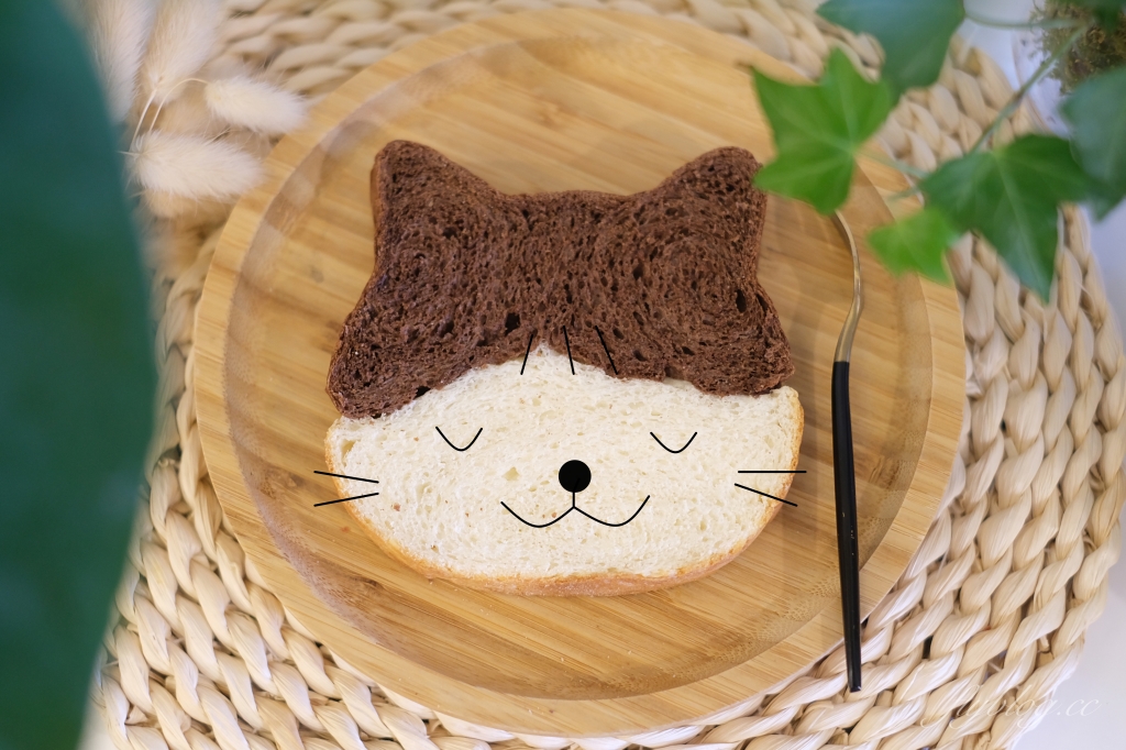 吐司食譜｜貓咪吐司的做法｜萌萌噠貓咪生吐司，三能貓咪吐司盒食譜 @飛天璇的口袋