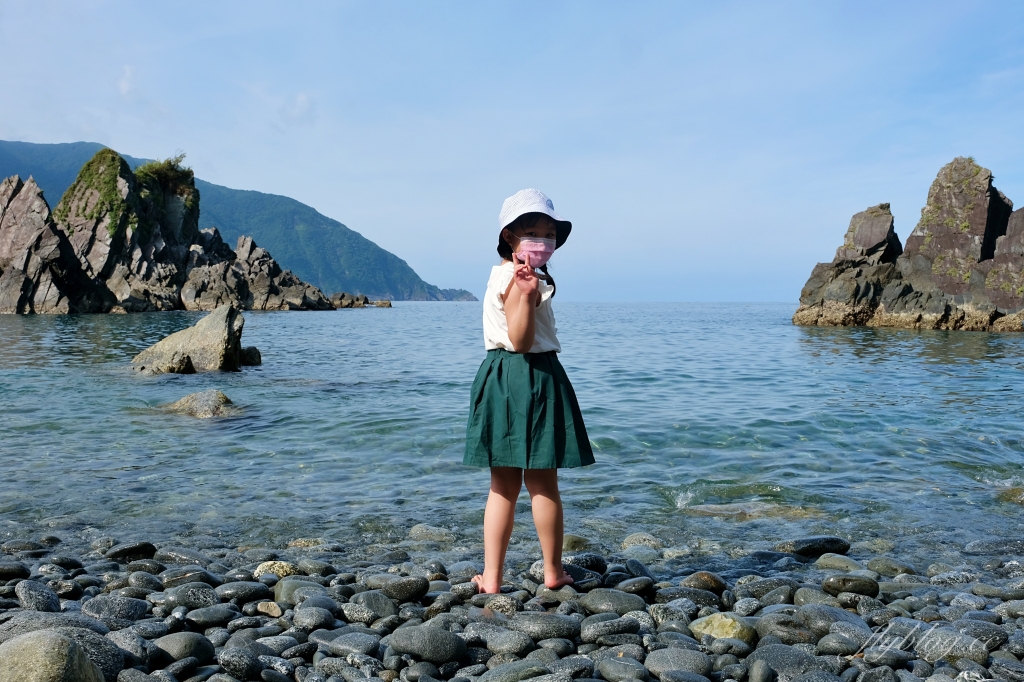 宜蘭南澳｜粉鳥林漁港，宜蘭東澳最美的海灘秘境，有到了越南下龍灣的錯覺 @飛天璇的口袋