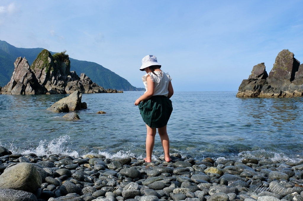 宜蘭南澳｜粉鳥林漁港，宜蘭東澳最美的海灘秘境，有到了越南下龍灣的錯覺 @飛天璇的口袋