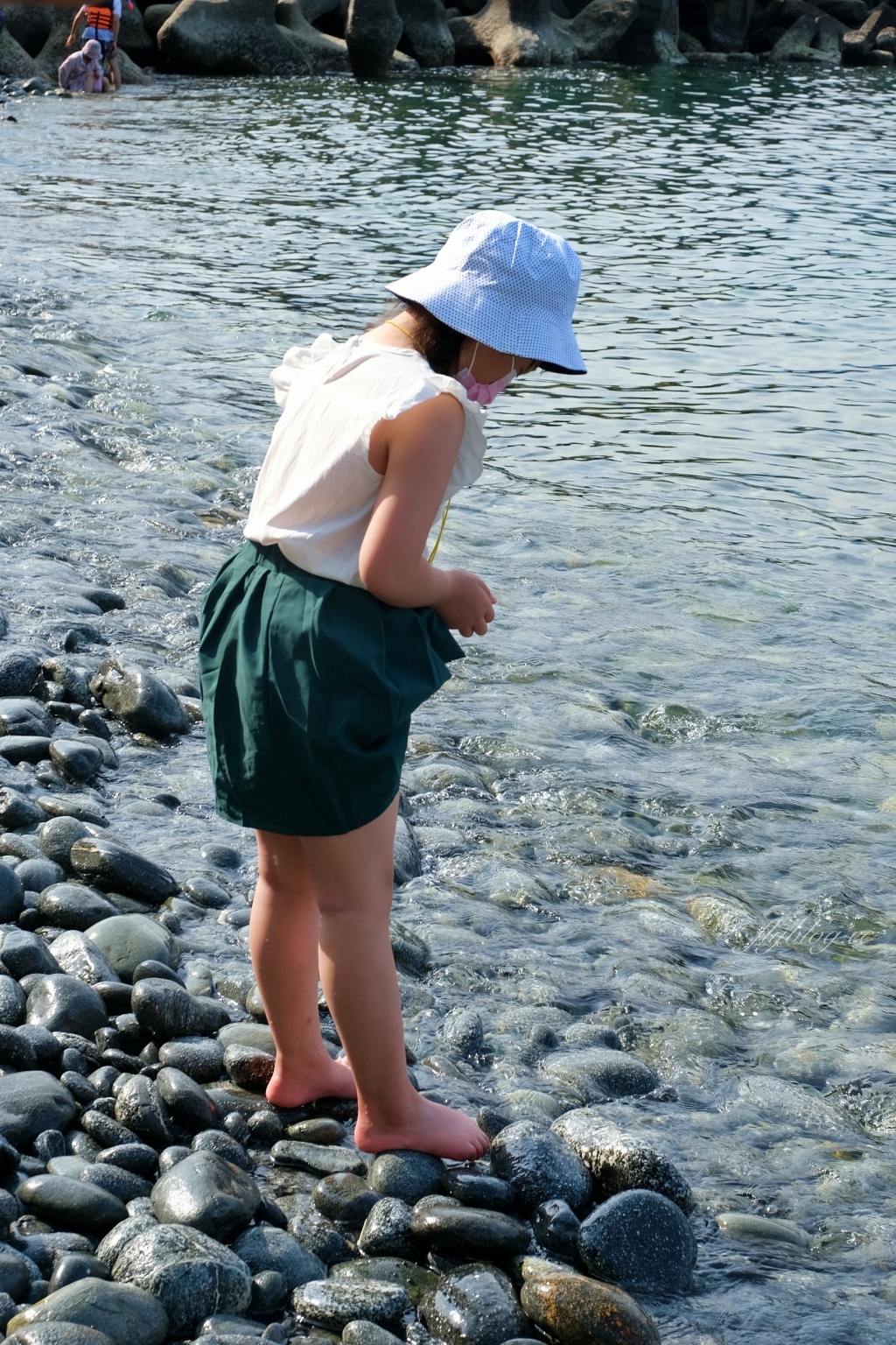 宜蘭南澳｜粉鳥林漁港，宜蘭東澳最美的海灘秘境，有到了越南下龍灣的錯覺 @飛天璇的口袋