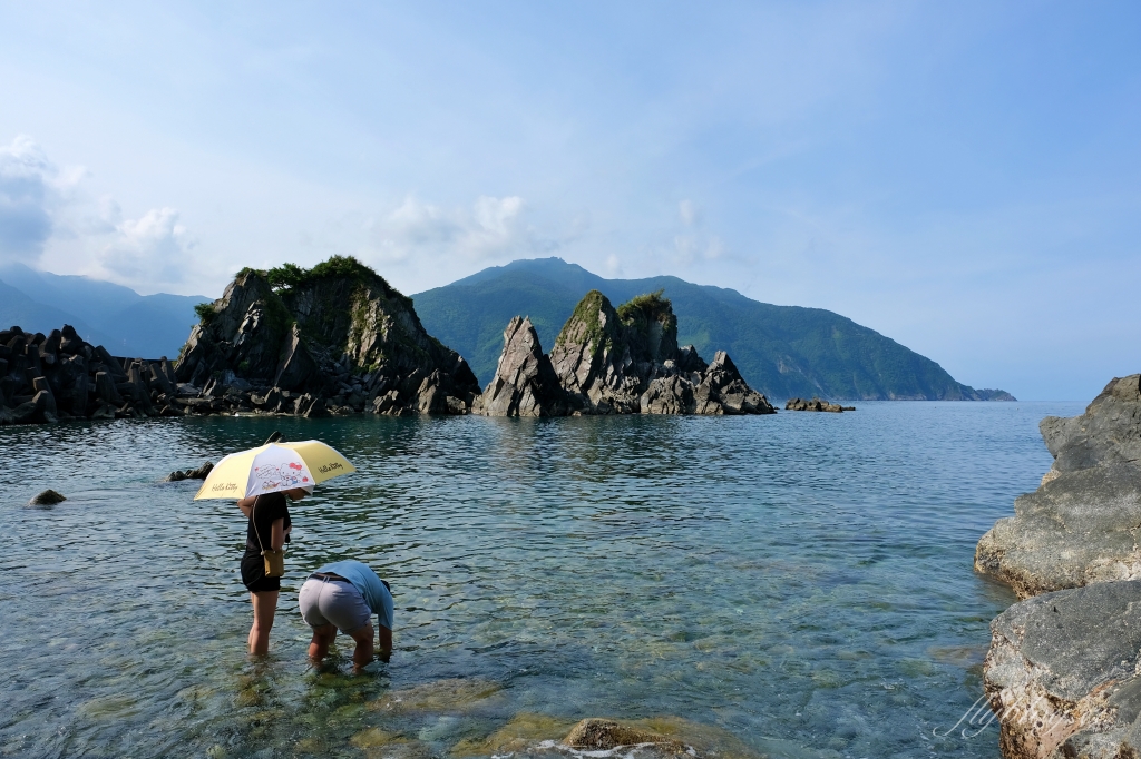 宜蘭南澳｜粉鳥林漁港，宜蘭東澳最美的海灘秘境，有到了越南下龍灣的錯覺 @飛天璇的口袋