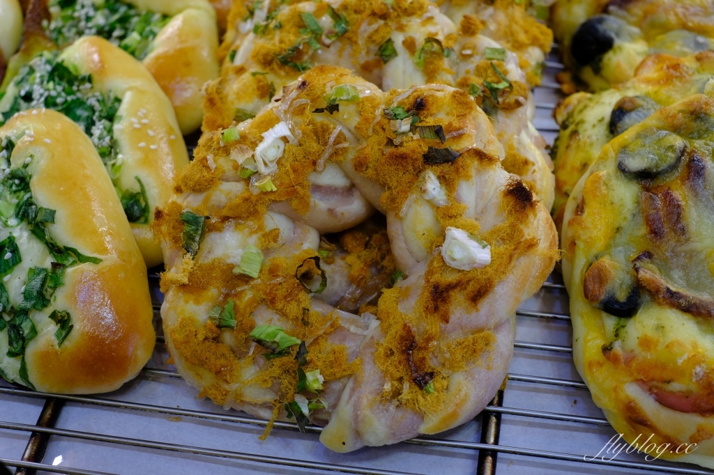 花蓮美食｜181烘焙屋，花蓮在地人都吃這間麵包，法國萊思克盃國王派全國第三，消費滿181再送一杯咖啡 @飛天璇的口袋