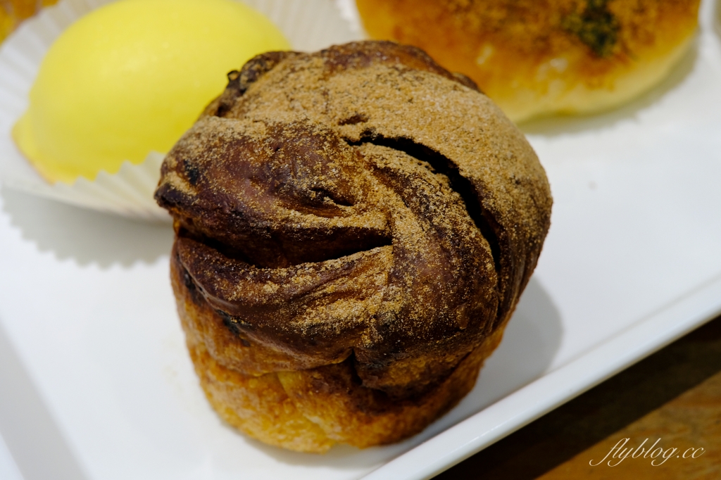 花蓮美食｜181烘焙屋，花蓮在地人都吃這間麵包，法國萊思克盃國王派全國第三，消費滿181再送一杯咖啡 @飛天璇的口袋