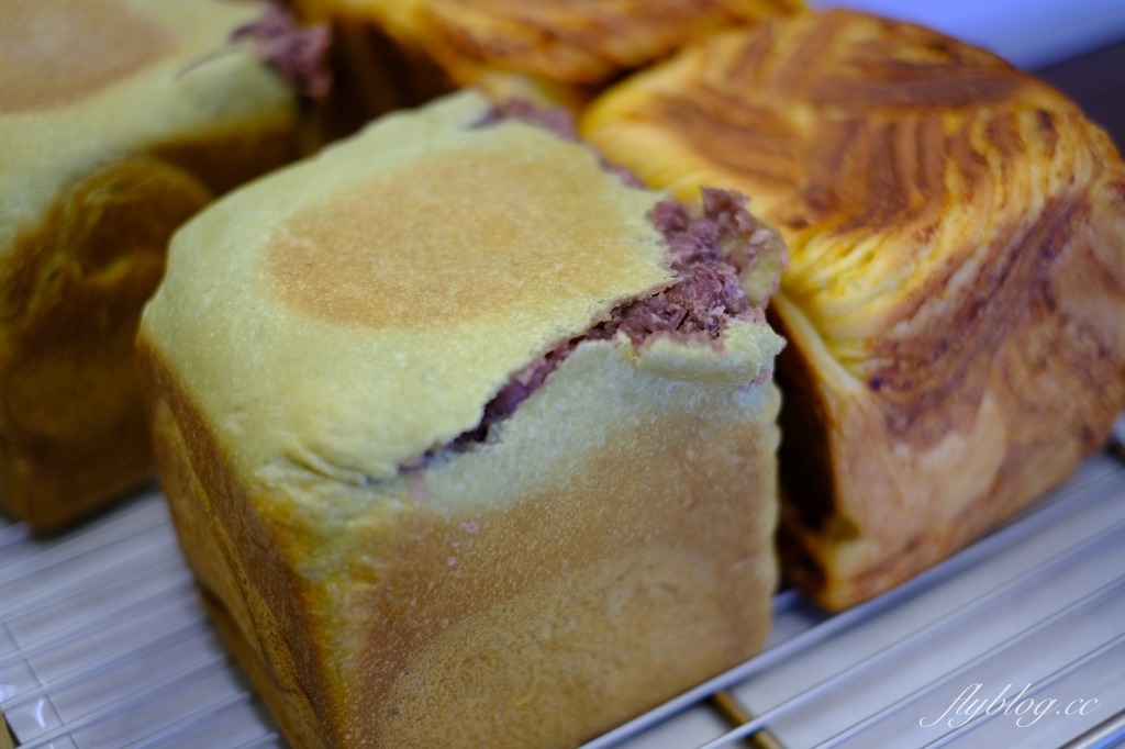 花蓮美食｜181烘焙屋，花蓮在地人都吃這間麵包，法國萊思克盃國王派全國第三，消費滿181再送一杯咖啡 @飛天璇的口袋