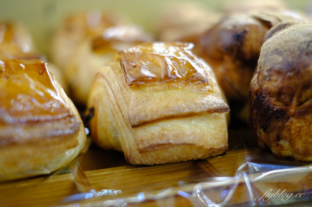 花蓮美食｜181烘焙屋，花蓮在地人都吃這間麵包，法國萊思克盃國王派全國第三，消費滿181再送一杯咖啡 @飛天璇的口袋