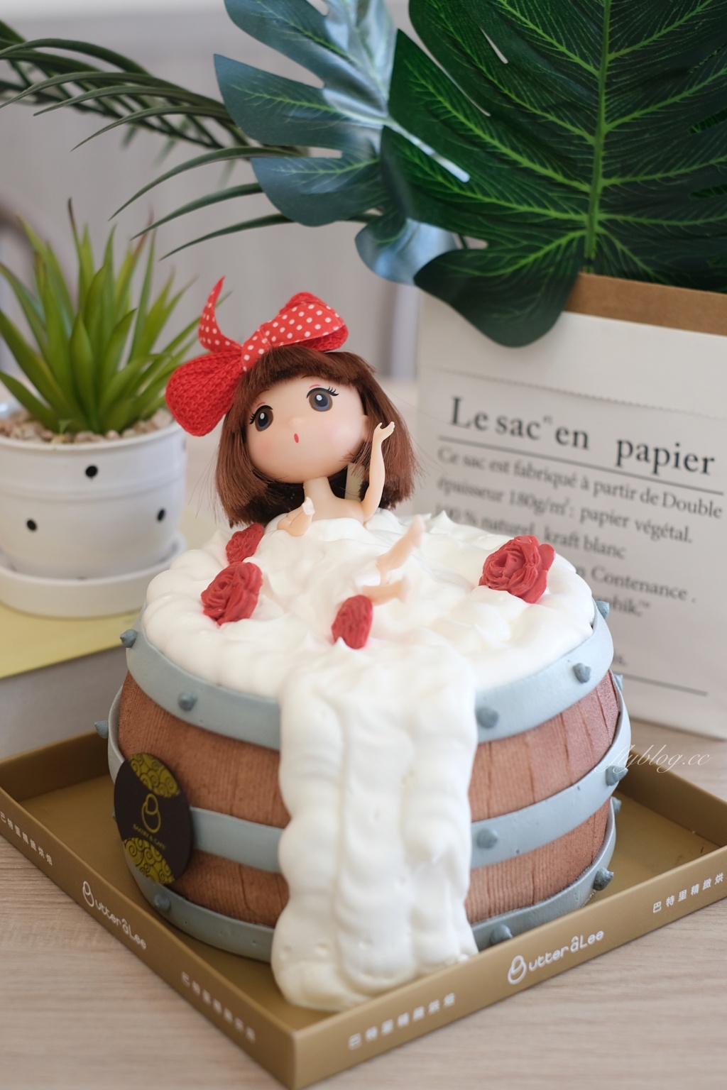 巴特里烘焙坊嶺東門市|父親節特級燒肉蛋糕上市,必吃月銷百萬顆的爆漿餐包 @飛天璇的口袋 巴特里烘焙坊嶺東門市|父親節特級燒肉蛋糕上市,必吃月銷百萬顆的爆漿餐包 @飛天璇的口袋