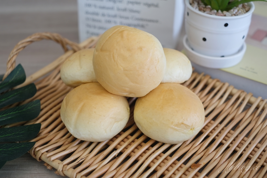 巴特里烘焙坊嶺東門市|父親節特級燒肉蛋糕上市,必吃月銷百萬顆的爆漿餐包 @飛天璇的口袋 巴特里烘焙坊嶺東門市|父親節特級燒肉蛋糕上市,必吃月銷百萬顆的爆漿餐包 @飛天璇的口袋