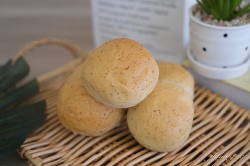 巴特里烘焙坊嶺東門市|父親節特級燒肉蛋糕上市,必吃月銷百萬顆的爆漿餐包 @飛天璇的口袋 巴特里烘焙坊嶺東門市|父親節特級燒肉蛋糕上市,必吃月銷百萬顆的爆漿餐包 @飛天璇的口袋