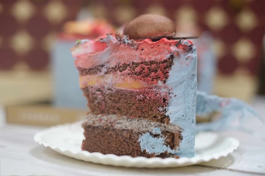 巴特里烘焙坊嶺東門市|父親節特級燒肉蛋糕上市,必吃月銷百萬顆的爆漿餐包 @飛天璇的口袋 巴特里烘焙坊嶺東門市|父親節特級燒肉蛋糕上市,必吃月銷百萬顆的爆漿餐包 @飛天璇的口袋