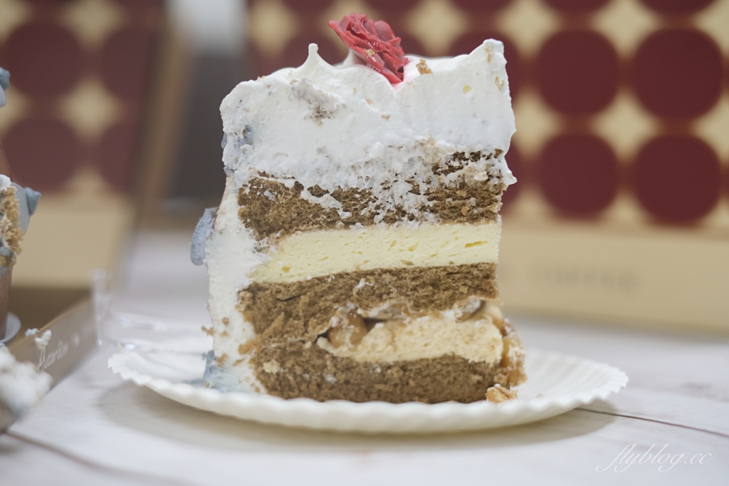 巴特里烘焙坊嶺東門市|父親節特級燒肉蛋糕上市,必吃月銷百萬顆的爆漿餐包 @飛天璇的口袋 巴特里烘焙坊嶺東門市|父親節特級燒肉蛋糕上市,必吃月銷百萬顆的爆漿餐包 @飛天璇的口袋