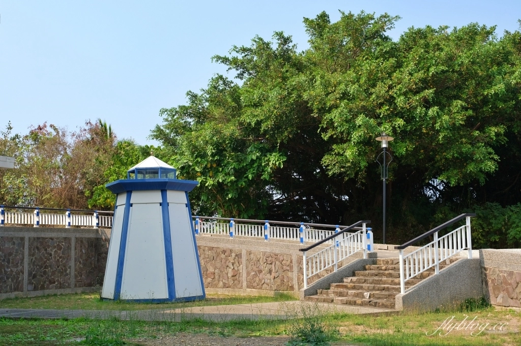 小琉球遊客中心｜小琉球圖書館改建，遠眺白沙尾魚港無敵海景，IG必拍可愛小燈塔 @飛天璇的口袋