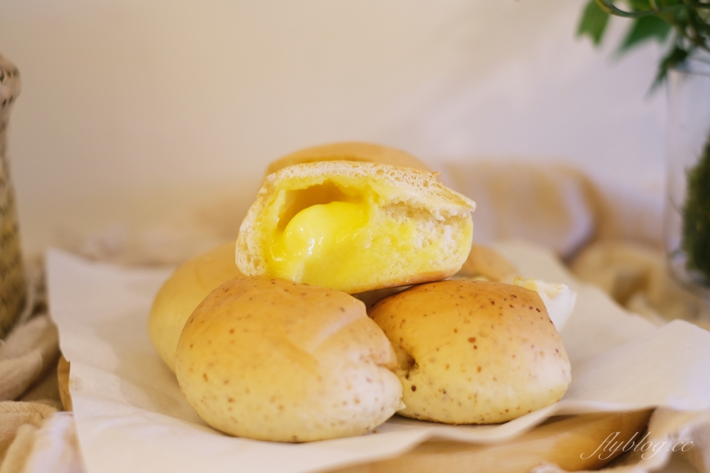 巴特里烘焙坊嶺東門市|父親節特級燒肉蛋糕上市,必吃月銷百萬顆的爆漿餐包 @飛天璇的口袋 巴特里烘焙坊嶺東門市|父親節特級燒肉蛋糕上市,必吃月銷百萬顆的爆漿餐包 @飛天璇的口袋