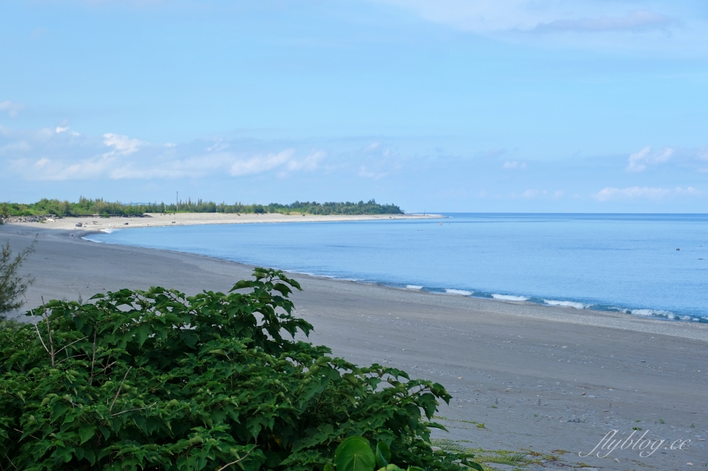 台東景點｜華源海灣，台九線旁最美的海岸線，台東必拍IG漂流木愛心 @飛天璇的口袋