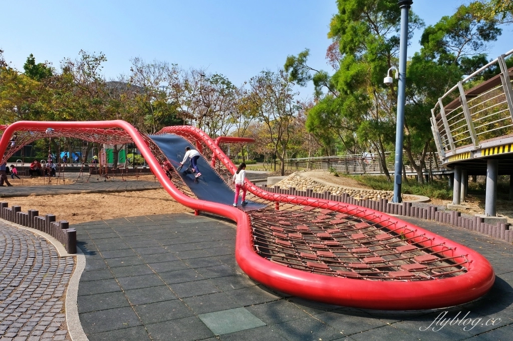 清水鰲峰山運動公園｜結合探索遊戲場和競合體驗遊戲場，全台網路票選十大親子公園第1名 @飛天璇的口袋