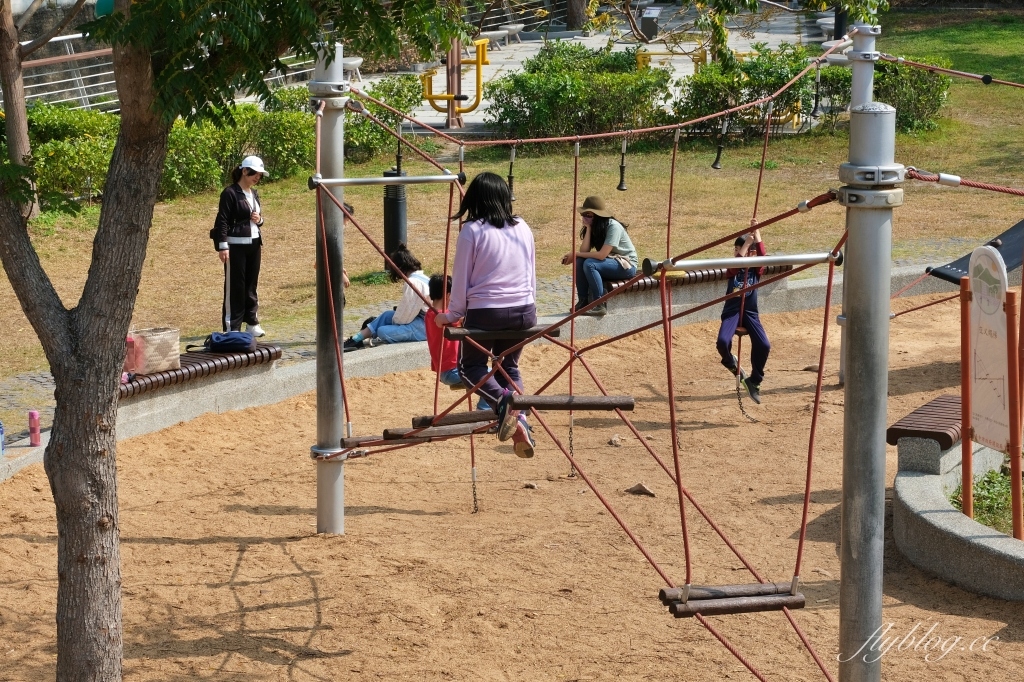 清水鰲峰山運動公園｜結合探索遊戲場和競合體驗遊戲場，全台網路票選十大親子公園第1名 @飛天璇的口袋