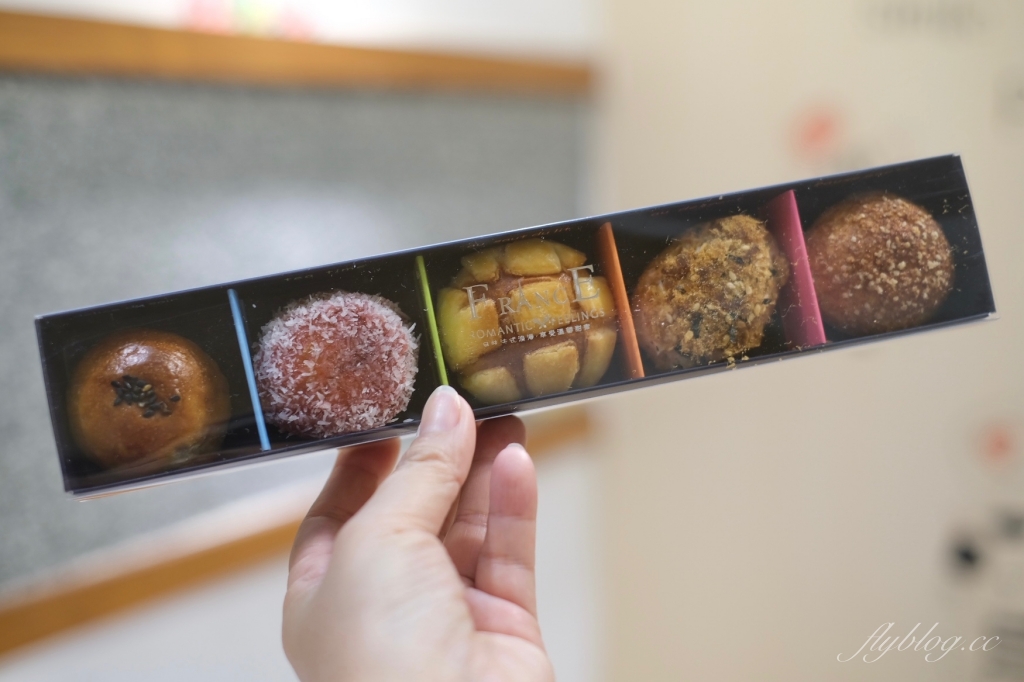 菲傭蛋黃酥|一開放預購就完售的蛋黃酥,被麵包店耽誤的隱藏版蛋黃酥 @飛天璇的口袋 菲傭蛋黃酥|一開放預購就完售的蛋黃酥,被麵包店耽誤的隱藏版蛋黃酥 @飛天璇的口袋