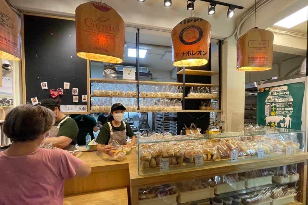 台南南區｜小丞事麵包烘焙坊．一期一會的菠蘿蛋黃酥，每天開賣三小時內完售 @飛天璇的口袋