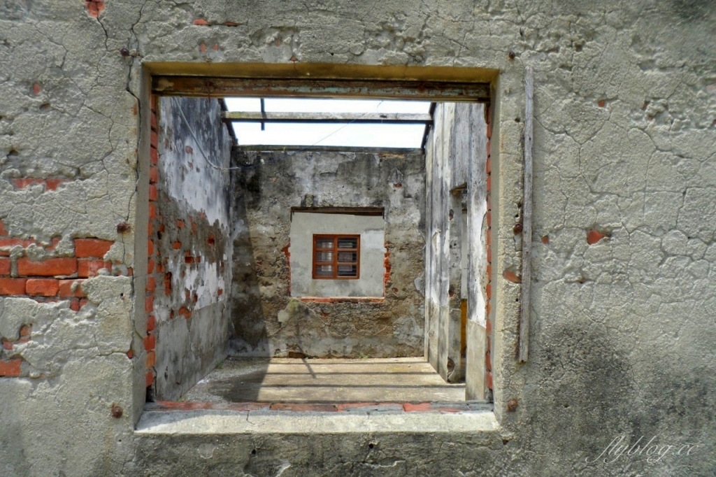 蛤蜊兵營｜老兵宿舍整修後成文化景觀，彰化IG必拍景點廢墟中的復古美感 @飛天璇的口袋