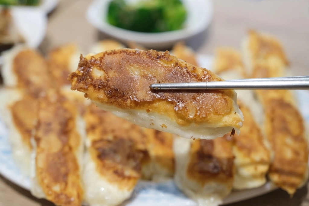 彰化社頭|味香鍋貼.社頭最超人氣鍋貼專賣店,金黃酥脆的外皮很迷人 @飛天璇的口袋 彰化社頭|味香鍋貼.社頭最超人氣鍋貼專賣店,金黃酥脆的外皮很迷人 @飛天璇的口袋