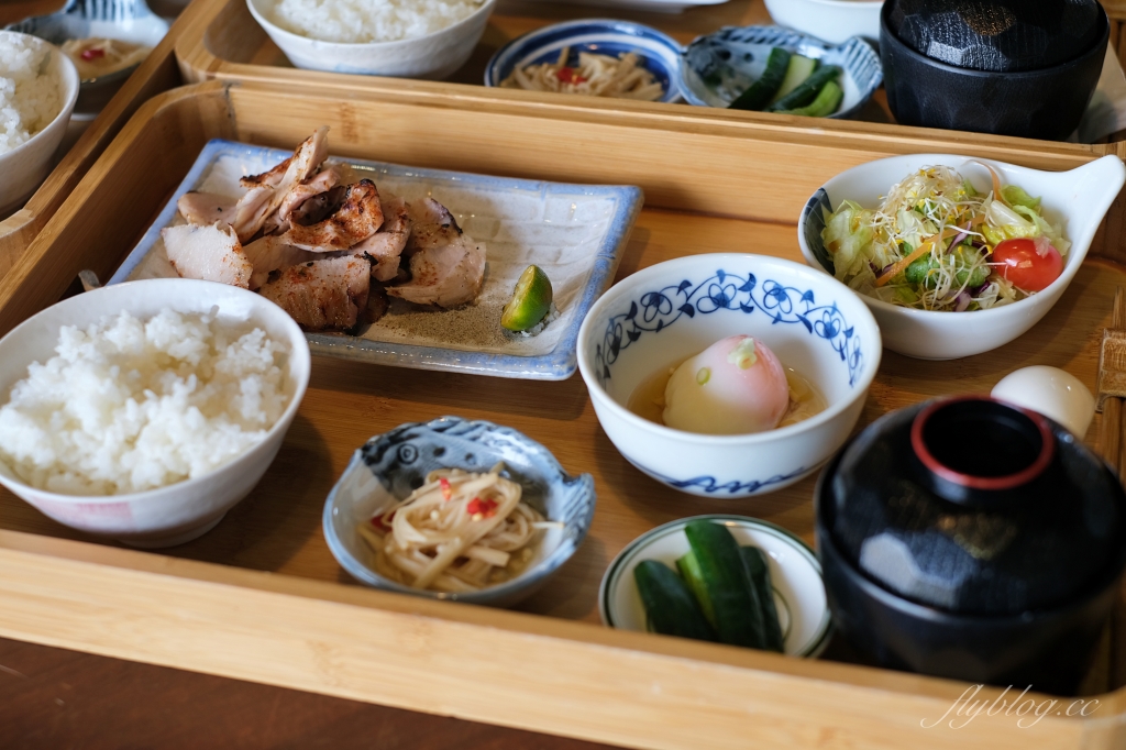 宜蘭礁溪｜里海咖啡，使用現流海鮮和在地食材，礁溪最美的庭園咖啡館 @飛天璇的口袋