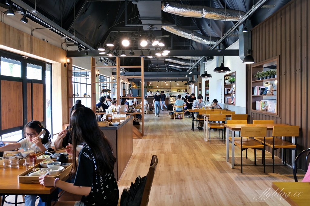 宜蘭礁溪｜里海咖啡，使用現流海鮮和在地食材，礁溪最美的庭園咖啡館 @飛天璇的口袋