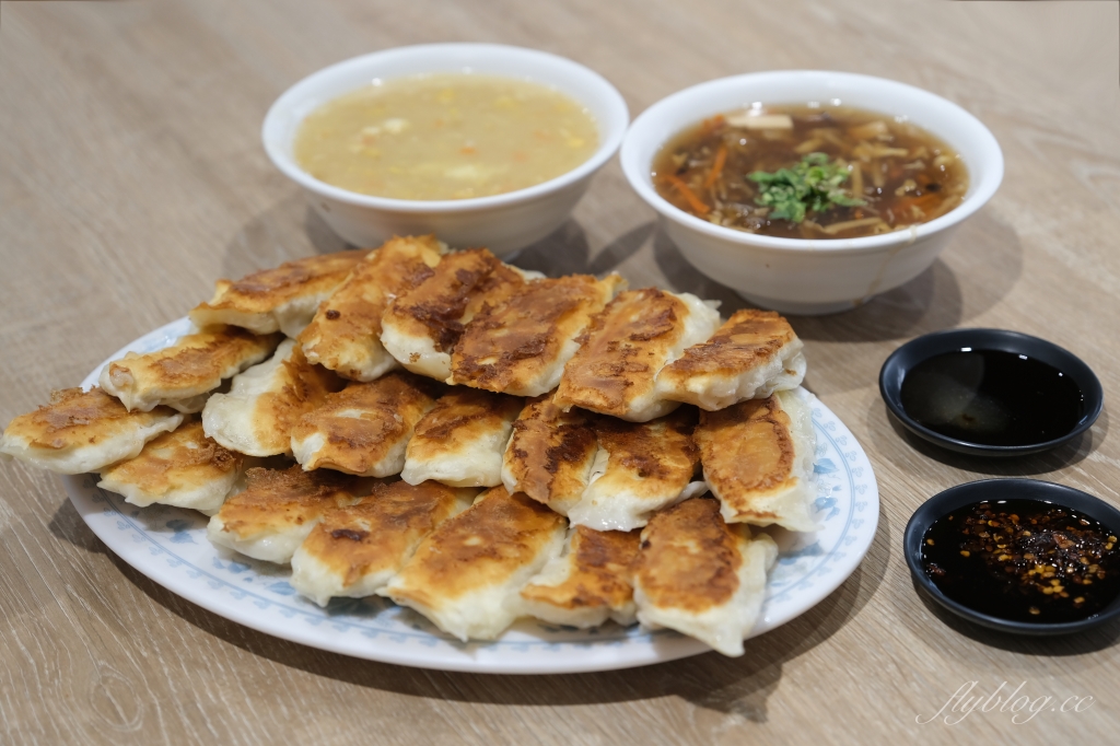 彰化社頭|味香鍋貼.社頭最超人氣鍋貼專賣店,金黃酥脆的外皮很迷人 @飛天璇的口袋 彰化社頭|味香鍋貼.社頭最超人氣鍋貼專賣店,金黃酥脆的外皮很迷人 @飛天璇的口袋