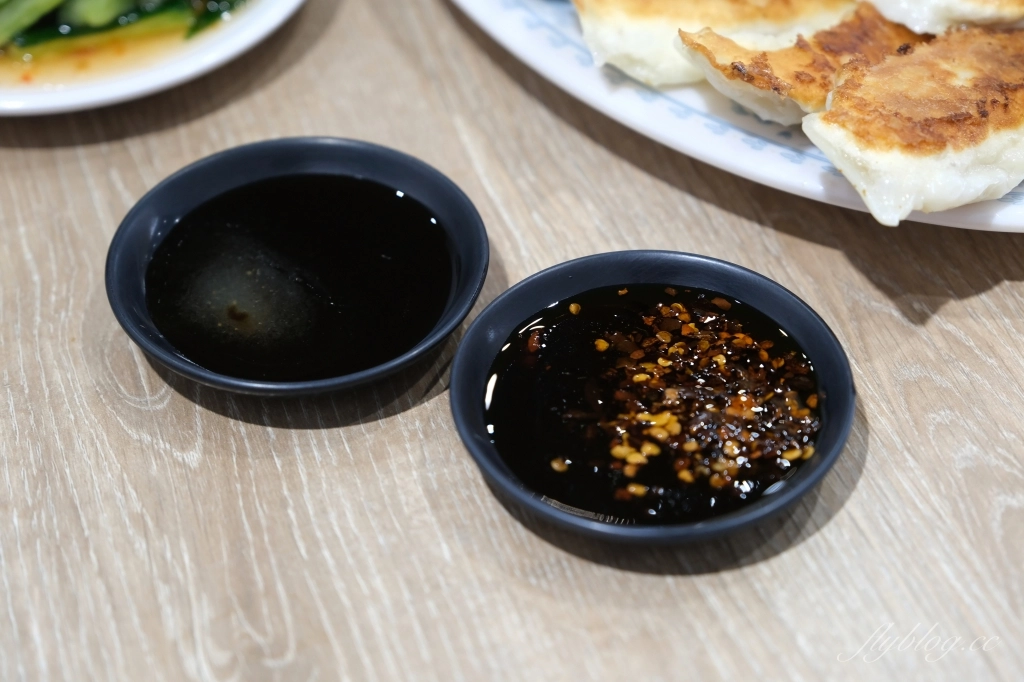 彰化社頭|味香鍋貼.社頭最超人氣鍋貼專賣店,金黃酥脆的外皮很迷人 @飛天璇的口袋 彰化社頭|味香鍋貼.社頭最超人氣鍋貼專賣店,金黃酥脆的外皮很迷人 @飛天璇的口袋